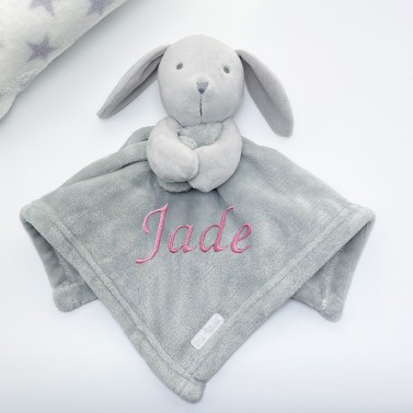 Doudou lapin gris brodé avec un prénom