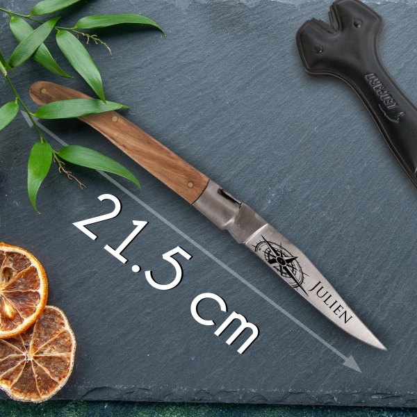 Couteau manche en frêne avec un prénom