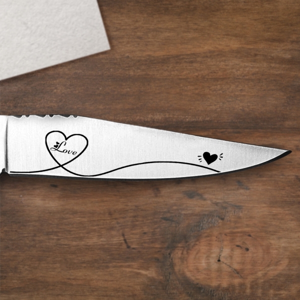 Couteau manche en frêne avec un prénom