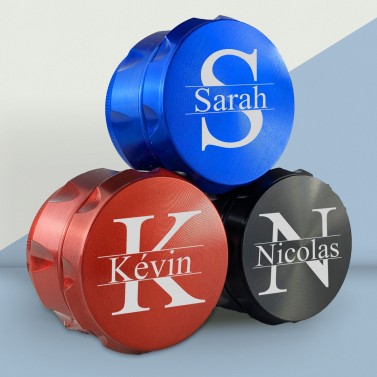 Grinder relief personnalisé avec votre prénom - Modèle Majuscule