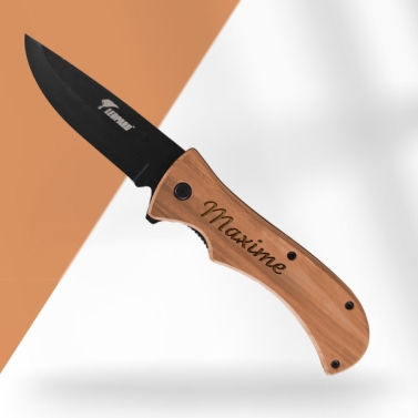 Couteau gravé personnalisé léopard en bois lame noir - Modèle Prénom
