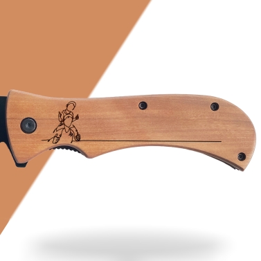 Couteau gravé personnalisé léopard en bois lame noir - Modèle Papa