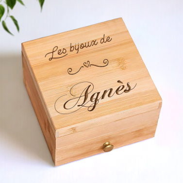 Boite à bijoux en bois coeur personnalisée