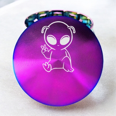 Grinder personnalisé avec prénom - Modèle Alien