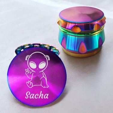 Grinder personnalisé avec prénom - Modèle Alien