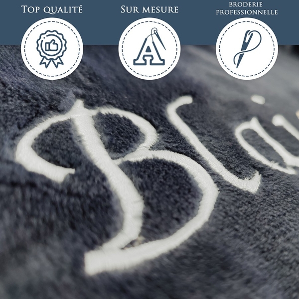 Couverture à capuche ourson blanc personnalisée