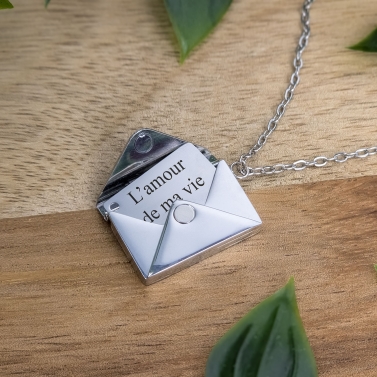 Collier enveloppe argentée personnalisable