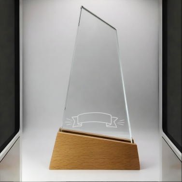Trophée en verre personnalisable - Modèle triangle base bambou - Texte