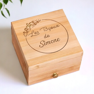 Boite à bijoux en bois fleur personnalisée