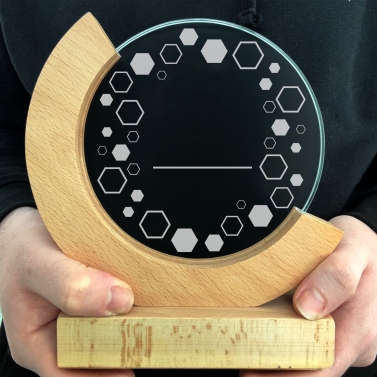 Trophée en verre personnalisé - Modèle rond base bambou - Entreprise