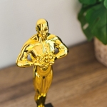 Trophée statuette dorée personnalisée