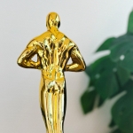 Trophée statuette dorée personnalisée