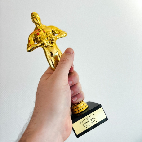 Trophée statuette dorée personnalisée