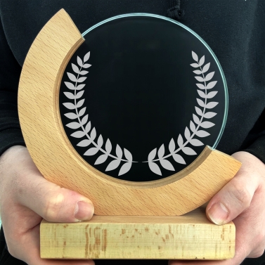 Trophée en verre personnalisé - Modèle rond base bambou - Top 1