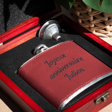 Flasque en cuir rouge à personnaliser - Texte