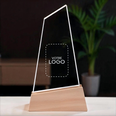 Trophée en verre personnalisé avec votre logo - Modèle triangle base bambou